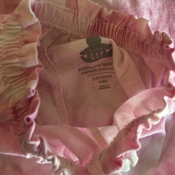 Gap tie dye onesie and bubble shorts set - Picture 3 of 4